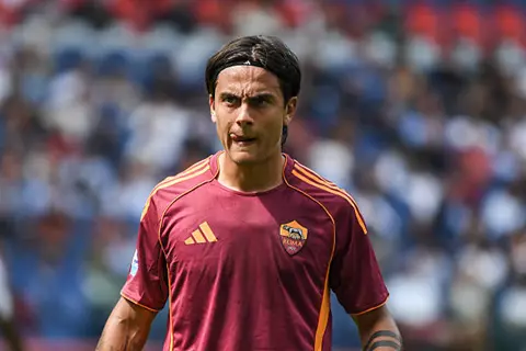 روما يبدأ مفاوضات تجديد عقد ديبالا